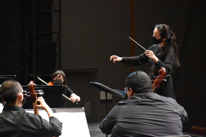 加州大学洛杉矶分校 University Orchestra, conducted by Dr. 帕蒂热爱旅行的人